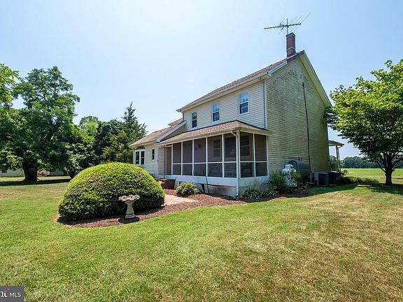 5th image of 13922 River Rd