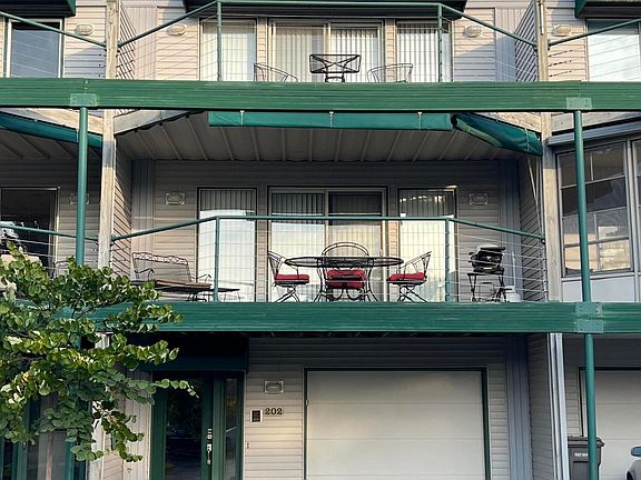 5th image of 202 N Harbor Dr