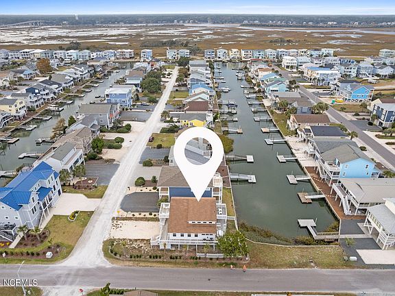 2nd image of 433 Dolphin Street
