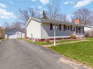 428 Gardiner St, Oromocto, NB E2V1G3