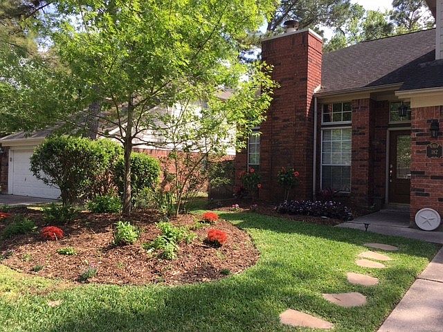 2nd image of 182 N Village Knoll Cir