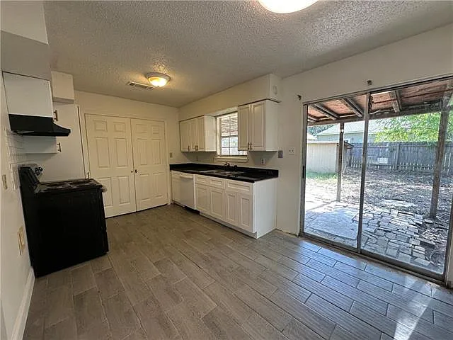 57426 Oak Ave — Photo 4