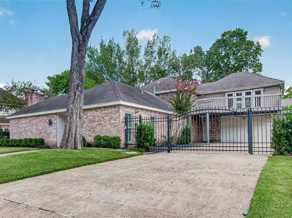 1122 Daria Dr, Houston, TX 77079
