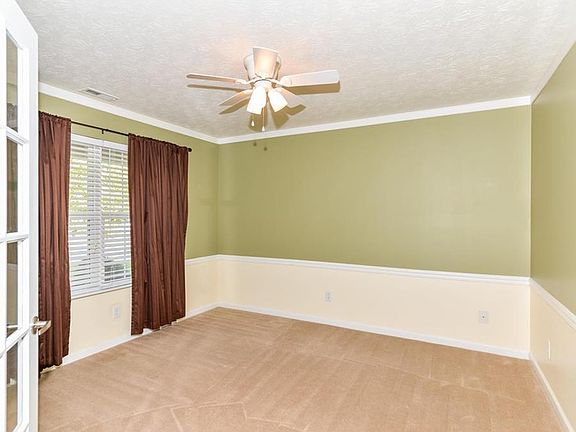 3rd image of 1067 Wendover Ave