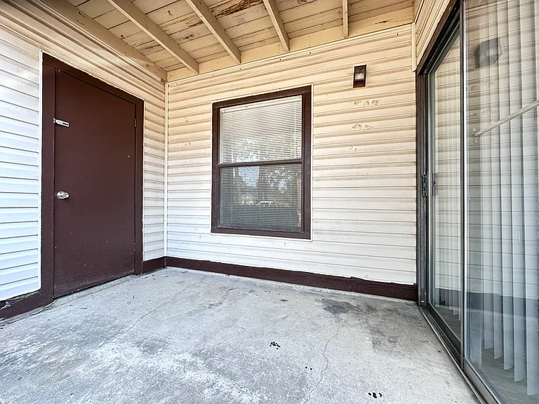 Brookhollow Apartments — Photo 16