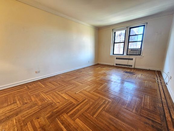 3rd image of 4129 41st St APT 5B