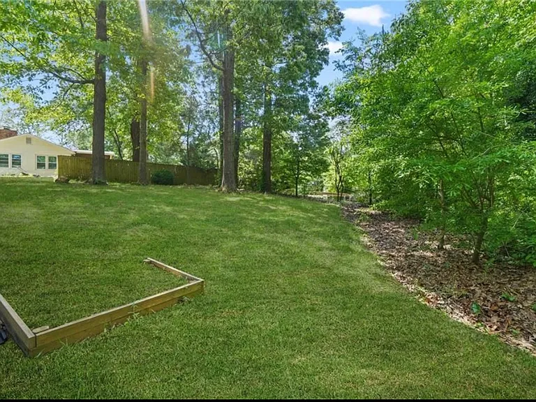 703 Navaho Ct — Photo 22