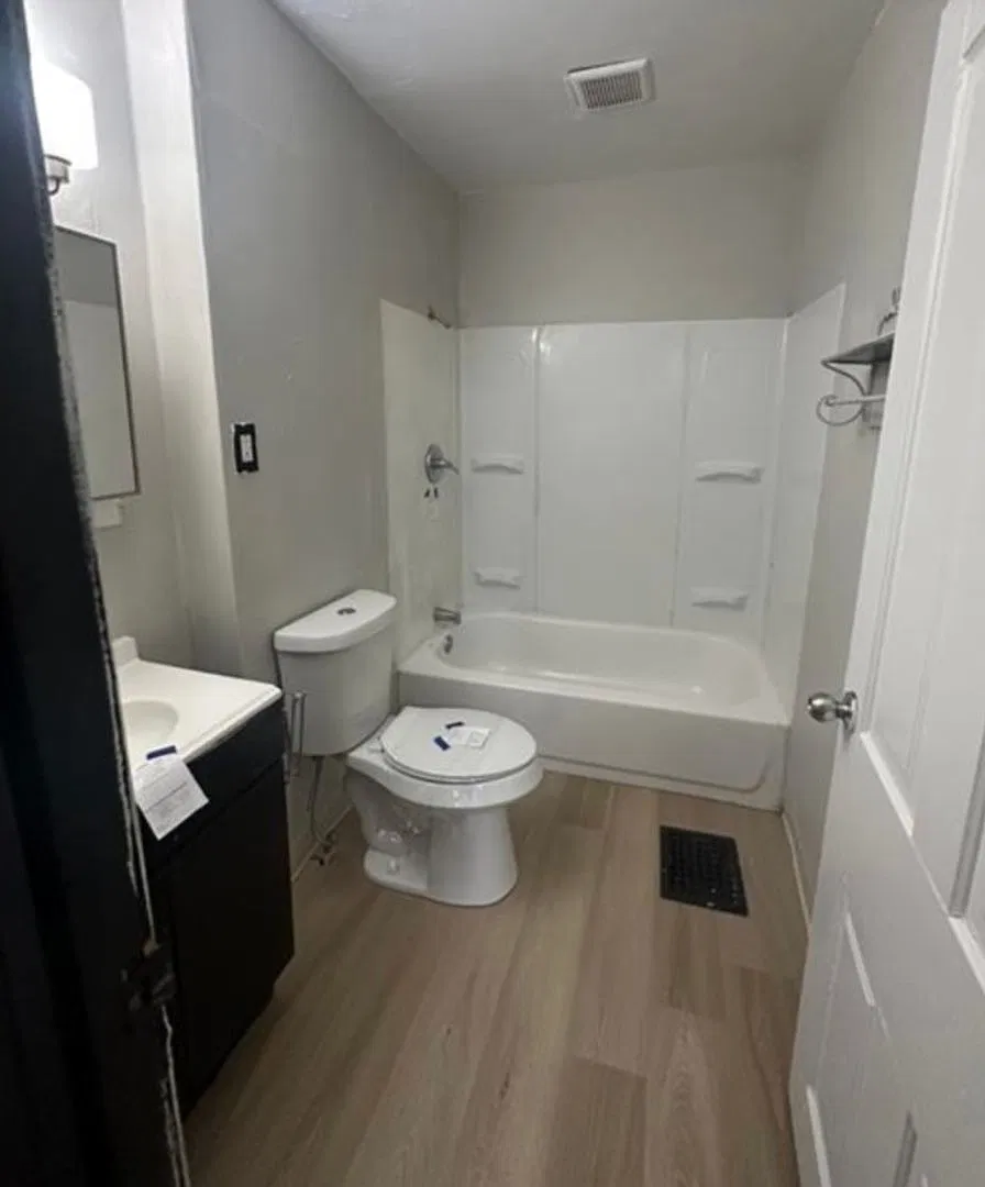 Cleveland 5 Bed Single Home — Photo 4