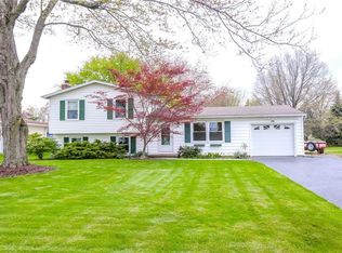 101 Stoneycreek Dr, Rochester, NY 14616