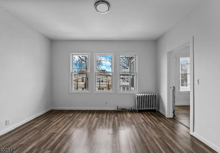 268 Leslie St — Photo 2