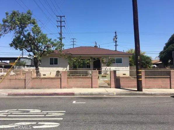 3701 E 52nd St, Maywood, CA 90270