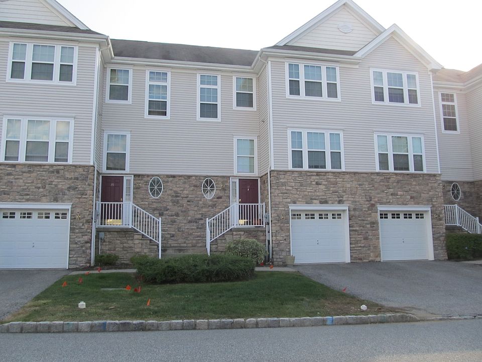 1st image of 37 Indian Field Dr