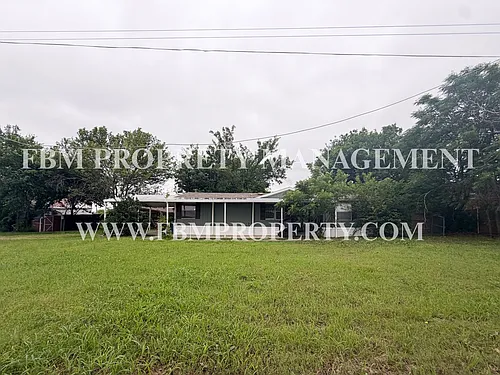 402 E College Ave Photo 1