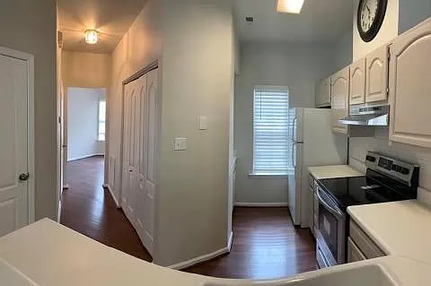 604 Railway Ct — Photo 12