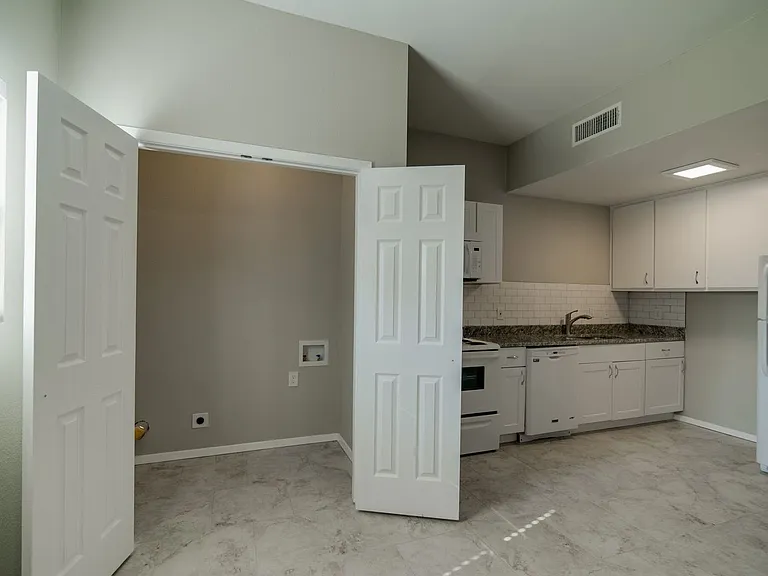 3025 Sappington Pl — Photo 9