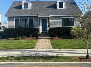 2 1/2 4th St, Norwalk, CT 06855