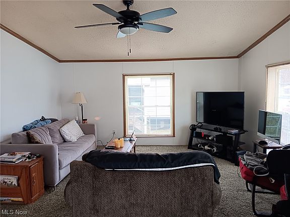 4th image of 3261 Birchview Dr