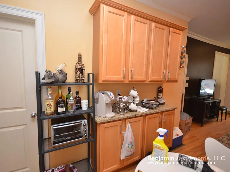 27 Lothrop St #8 — Photo 6