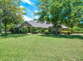 66 Woodland Ln, Round Rock, TX 78664