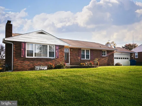 3541 Sycamore Rd, Dover, PA 17315