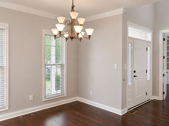 2nd image of 112 Spy Glass Dr