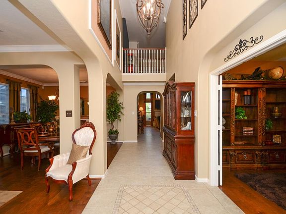 2nd image of 15203 Southwood Trace Ln