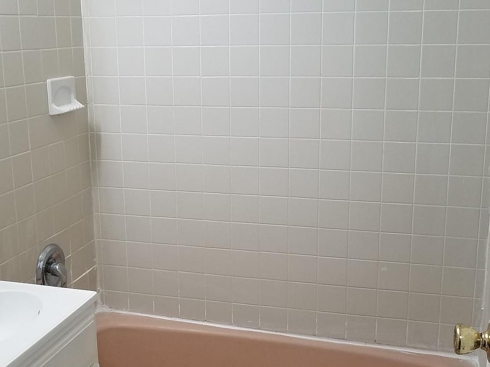 2nd image of 139 36th St APT 6W