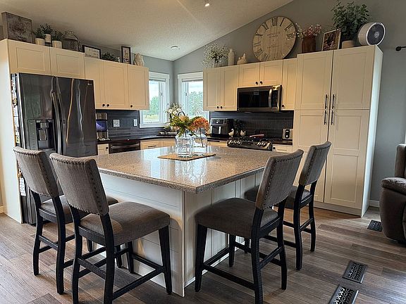 2nd image of 29684 Shoreview Cir