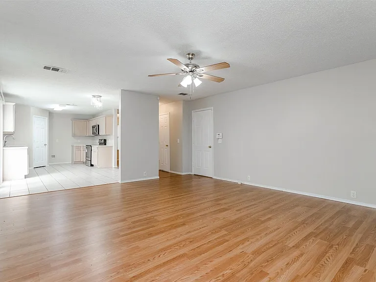 1308 Dundee Dr — Photo 24