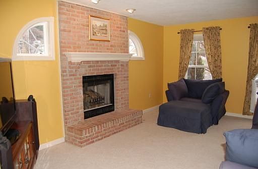 3rd image of 133 Bayberry Ln