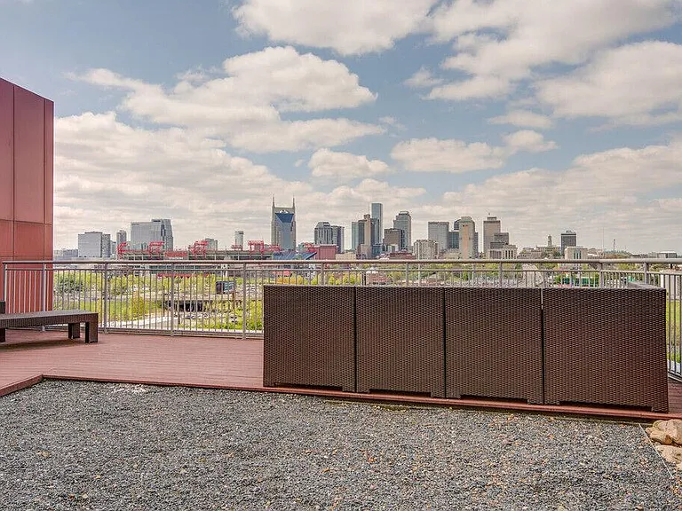 2115 Yeaman Pl #302 — Photo 31