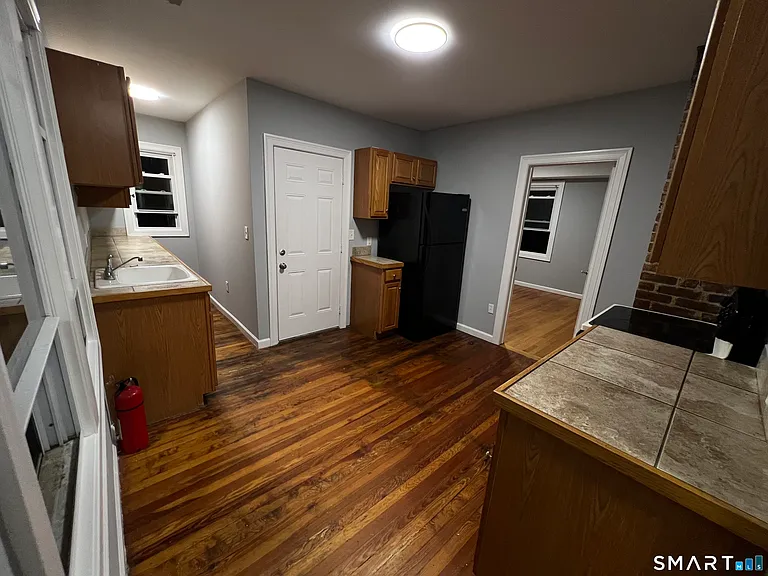 39 Lander St #2 — Photo 8