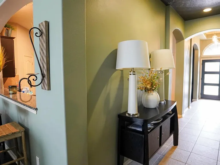 2109 Mooncrest Dr — Photo 11