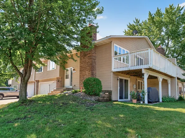 4664 Ridge Cliff Dr, Saint Paul, MN 55122