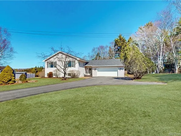 6 Baycrest Dr, Grand Bay Westfield, NB E5K 2V4