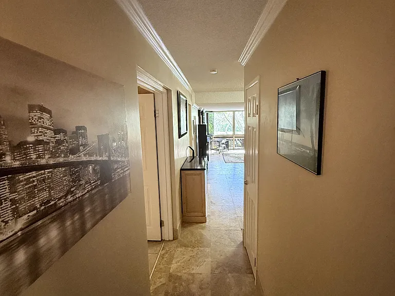 511 Hahaione St #1B — Photo 8