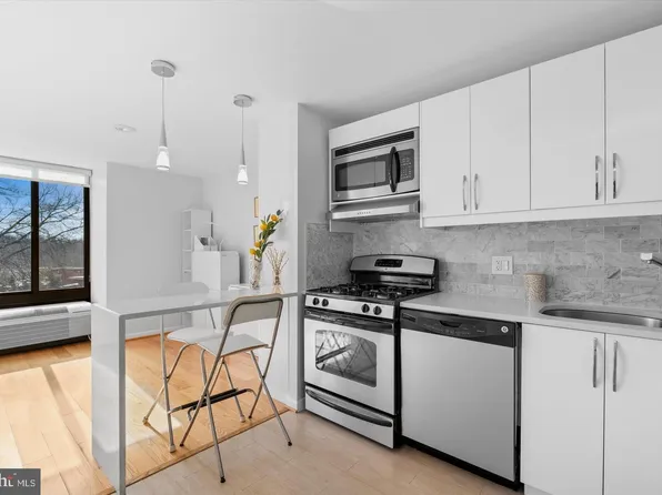 1510 12th St N APT 303, Arlington, VA 22209