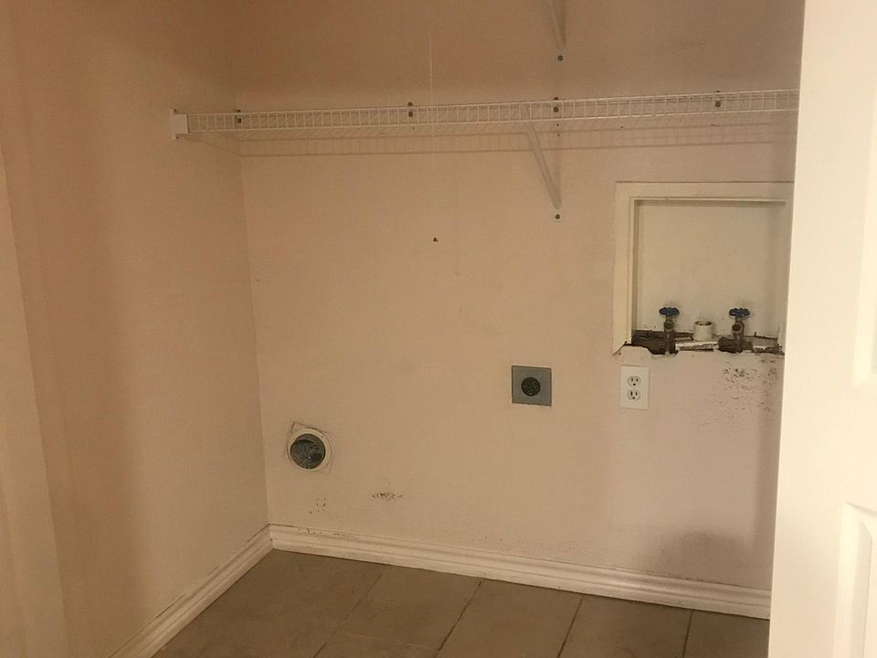2nd image of 3109 Falkland Rd