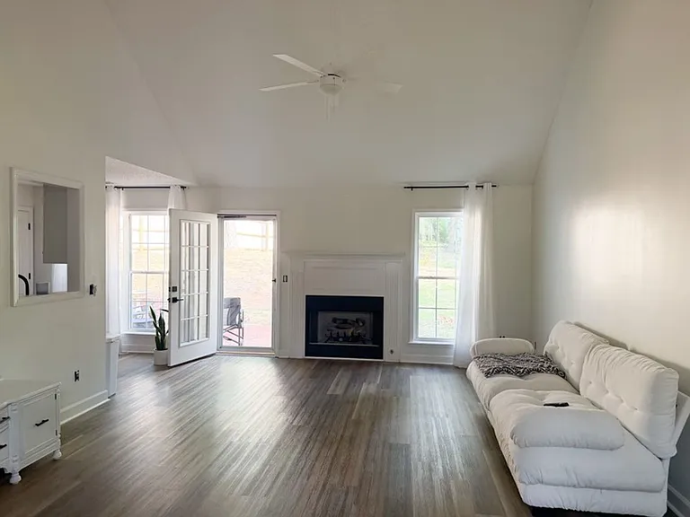 1731 Stone Pointe Dr — Photo 7