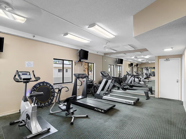 1104 Ben Franklin Dr #518 — Photo 44