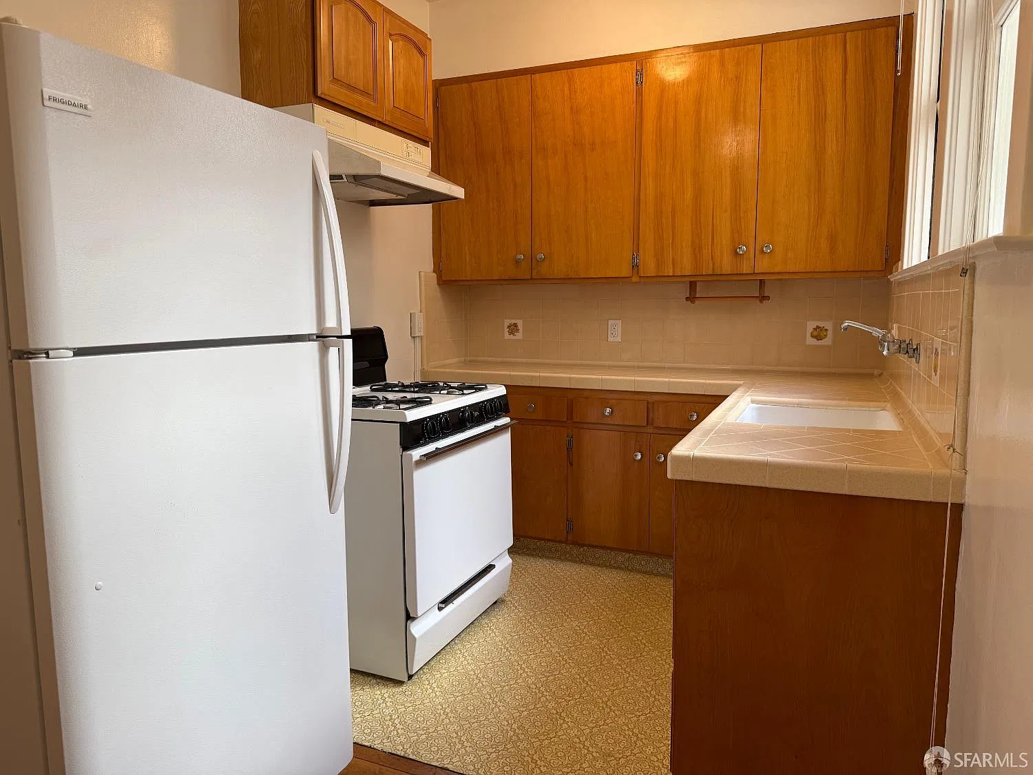 Studio, 1.0 bath, $3,500 — Photo 1