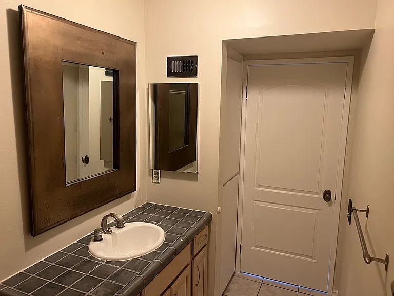 4370 Troost Ave #204 — Photo 26