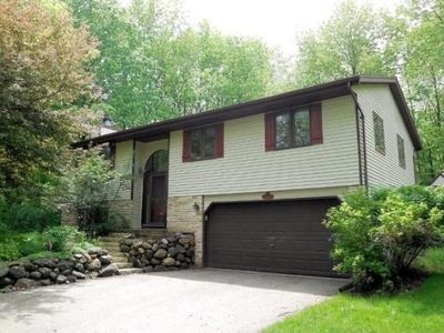 4953 Lake Dr, West Bend, WI, 53095