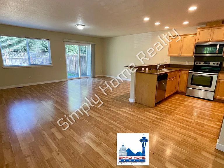 4526 5th Ave NW — Photo 8