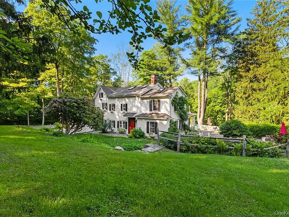 31 Kittredge Dr