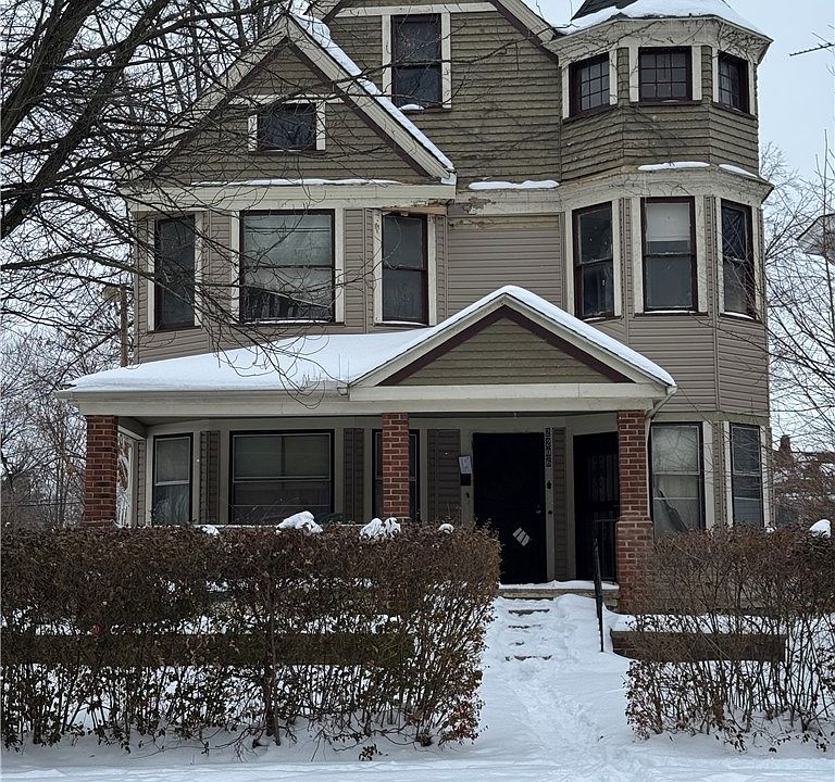 2nd image of 2206 E 93rd St