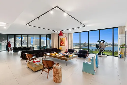 1000 Biscayne Blvd Photo 1