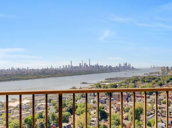 200 Winston Dr APT 2519, Cliffside Park, NJ 07010