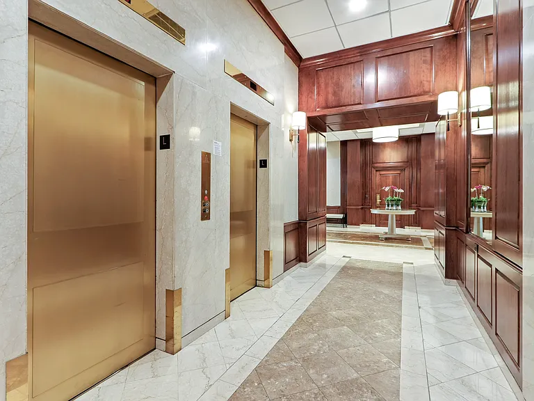 9 Hawthorne Pl #10G — Photo 16