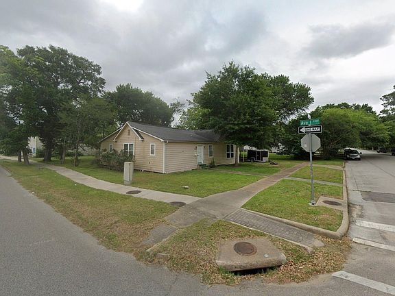 2nd image of 1101 6th St